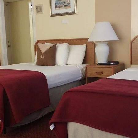 Seaspray Inn Beach Resort Palm Beach Shores Exterior foto