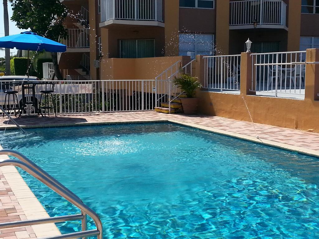 Seaspray Inn Beach Resort Palm Beach Shores Exterior foto