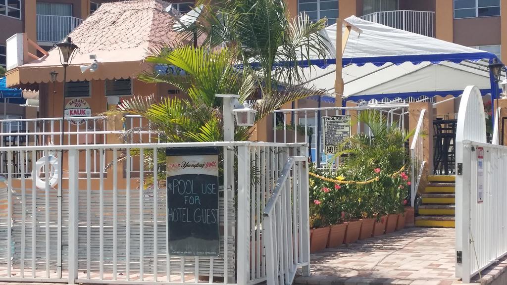 Seaspray Inn Beach Resort Palm Beach Shores Exterior foto