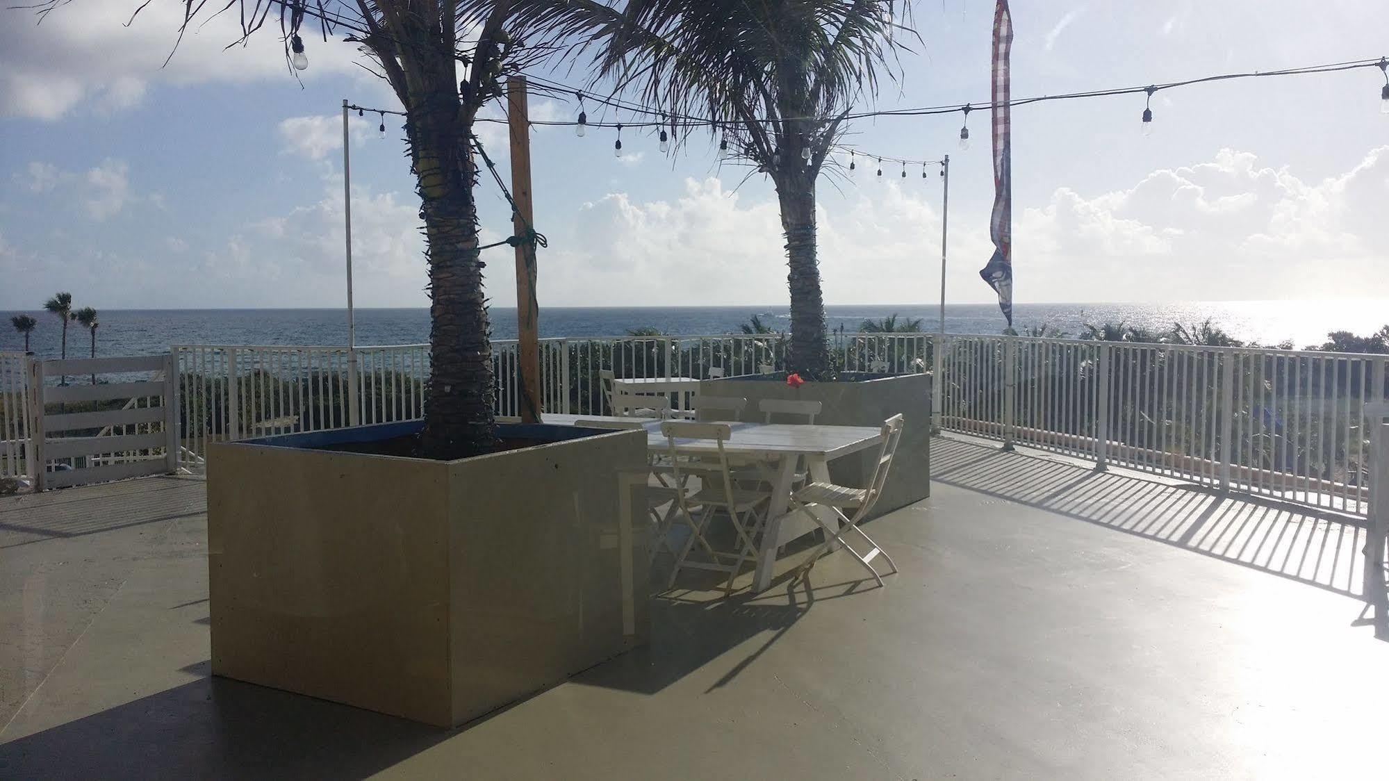 Seaspray Inn Beach Resort Palm Beach Shores Exterior foto